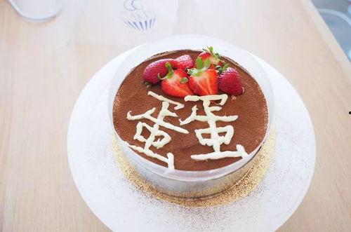 娱乐吃瓜酱切蛋糕,共享甜蜜时光